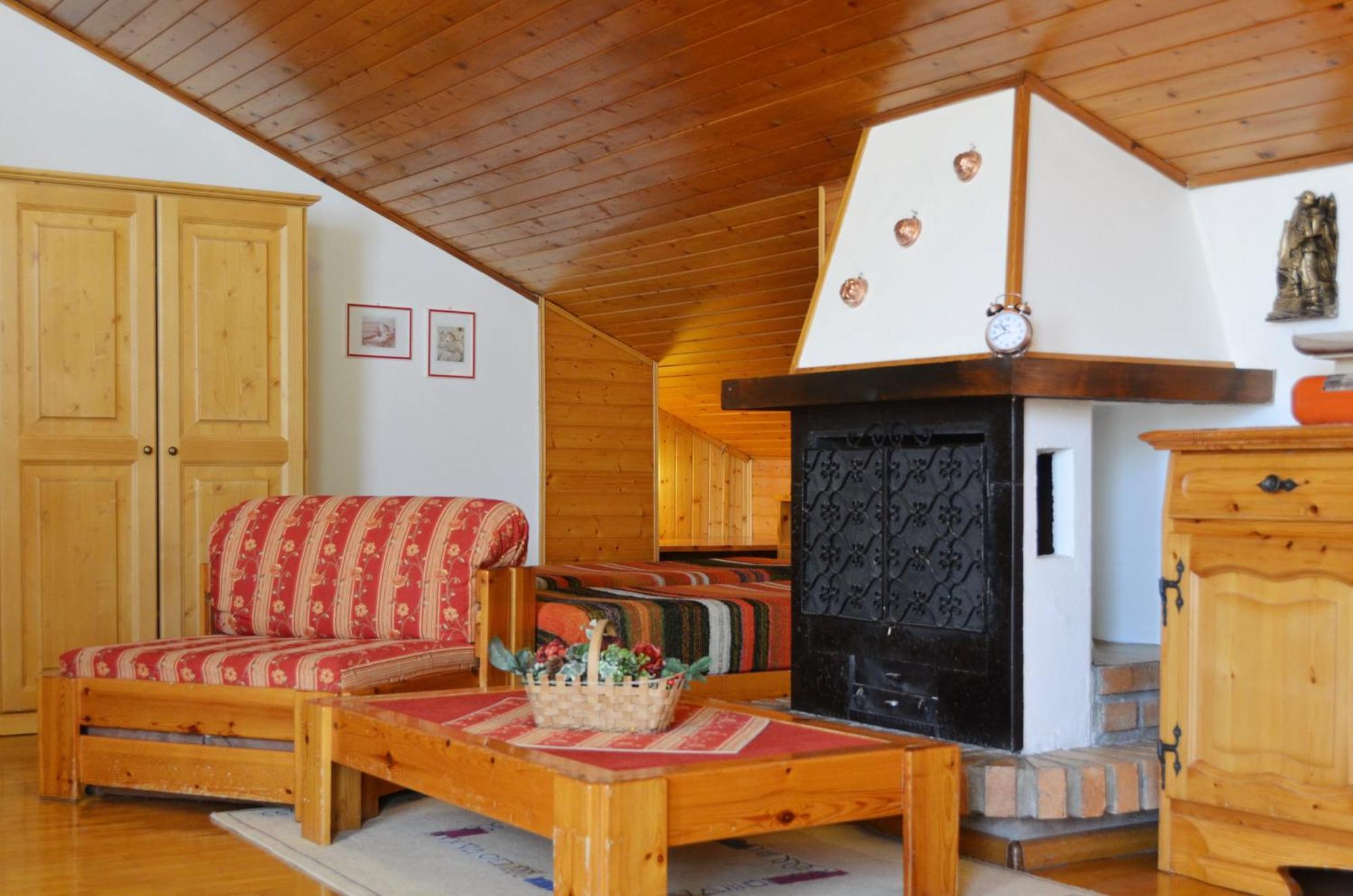 Apartmán Majon D'Aisciuda Vigo di Fassa Pokoj fotografie